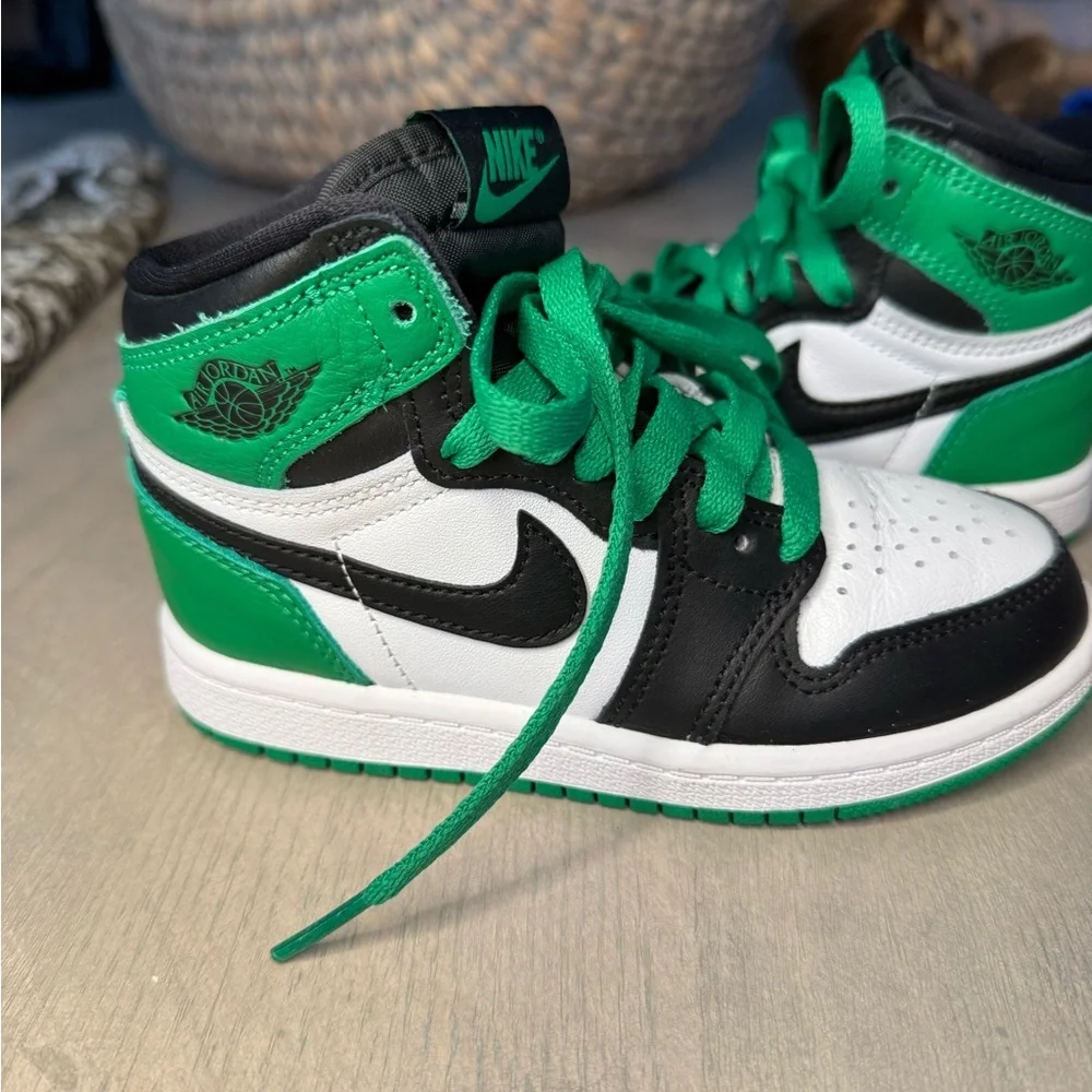 Nike Kids' Black, White,‎ and Green Air Jordan 1